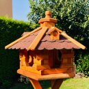 DARLUX Vogel Futter Haus L Sechseck Holz Vogelhaus Futterstelle Braun/ Rot Garten Vogelfutterhaus Wetterfest