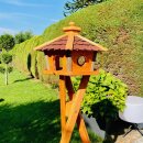DARLUX Vogel Futter Haus L Sechseck Holz Vogelhaus + Ständer Braun/ Rot
